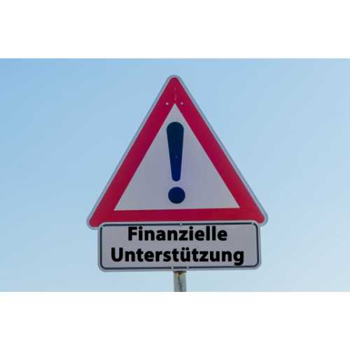 Verkehrsschild mit der Bezeichnung finanzielle Unterstützung um Geld sparen mit wenig Geld zu erreichen